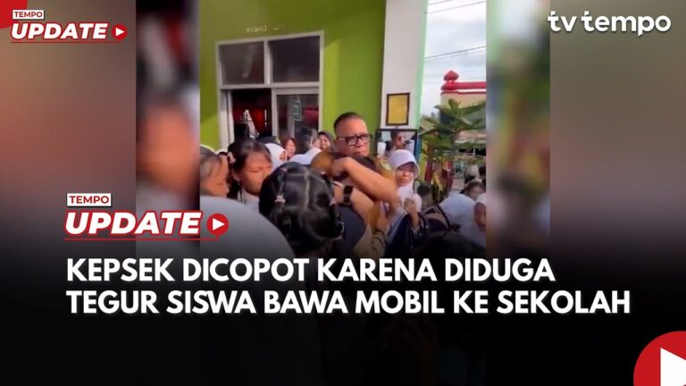 Youtube Thumnail image of : Kepsek SMPN 1 Prabumulih Dicopot diduga karena Tegur Anak Wali Kota Bawa Mobil